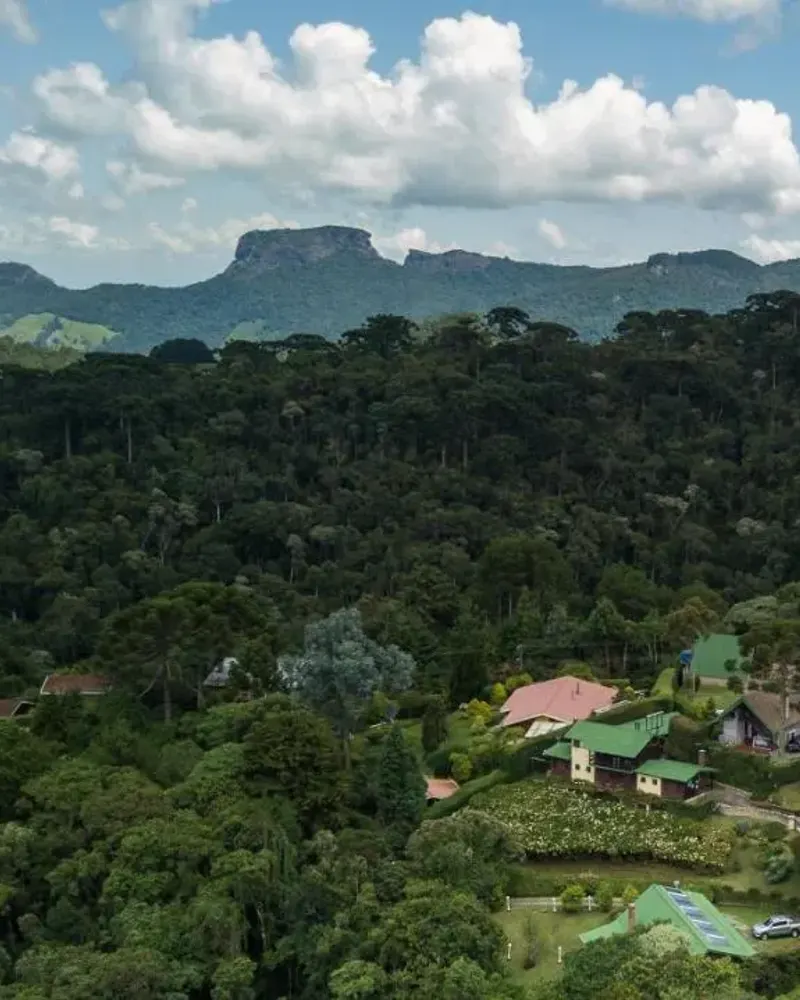 Paisagem de Campos do Jordão vista a partir de Pousada Alto da Boa Vista