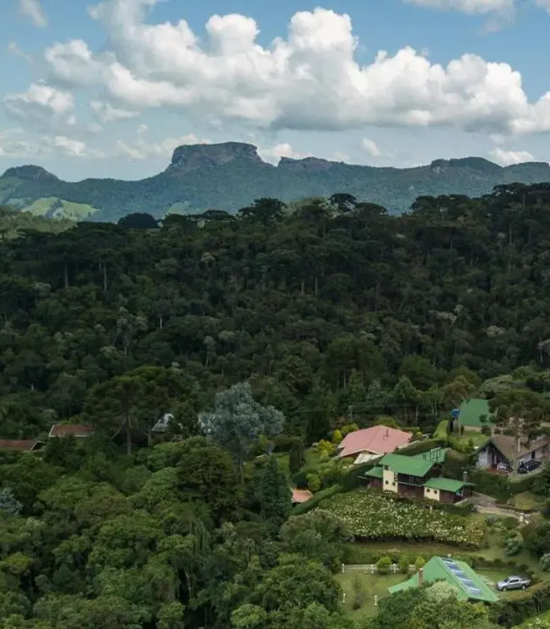 Paisagem de Campos do Jordão vista a partir de Pousada Alto da Boa Vista