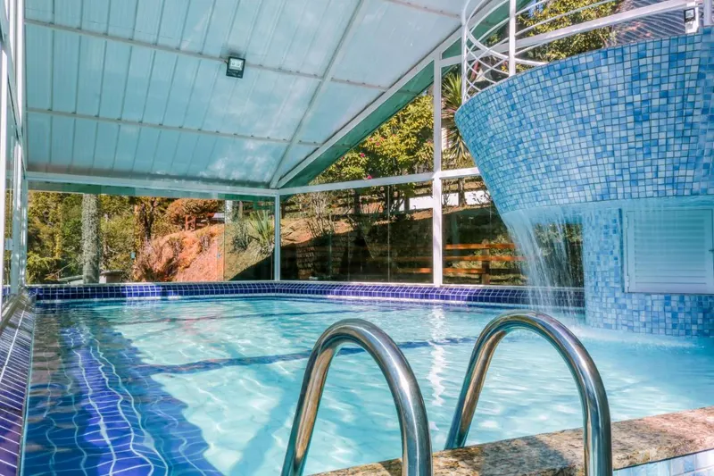 Piscina de Hotel Fazenda Golden Park Campos do Jordão