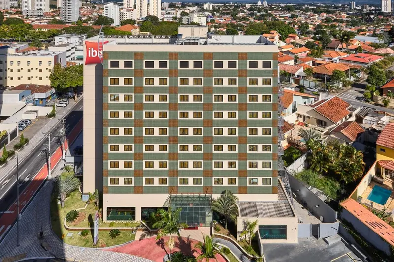 Fachada de Ibis Taubaté