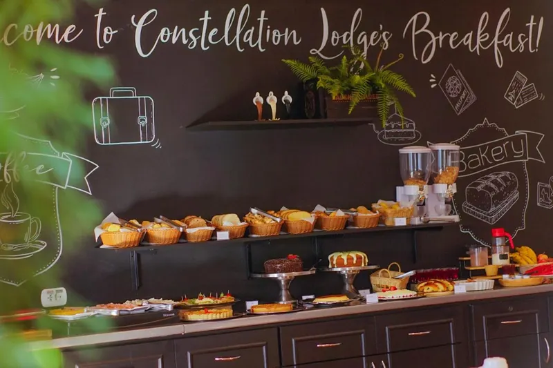 Café da manhã e refeições em Pousada Constellation Lodge