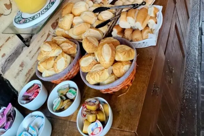 Café da manhã e refeições em Pousada do Sino