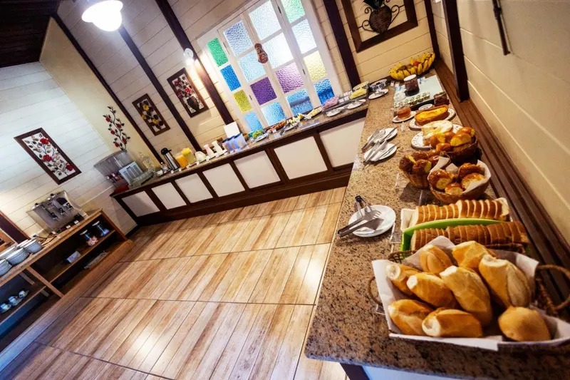 Café da manhã e refeições em Pousada Highland
