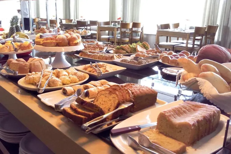 Café da manhã e refeições em San Michel Palace Hotel