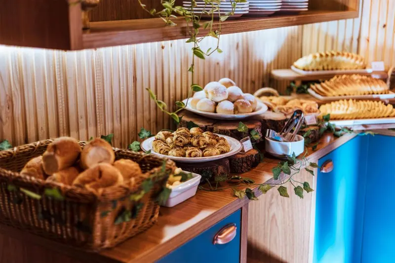 Café da manhã e refeições em Smart Hotel Reserva Campos do Jordão